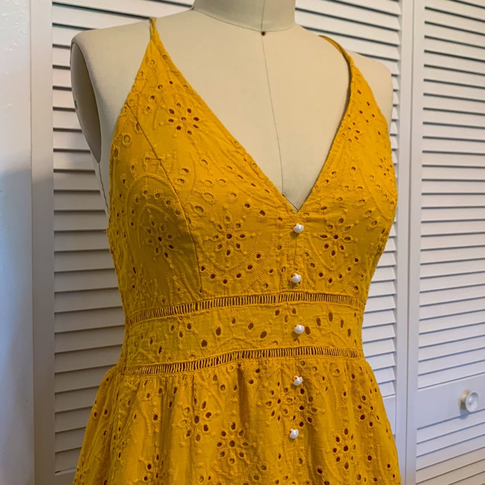 Simplee Dress - Picture 3 of 5